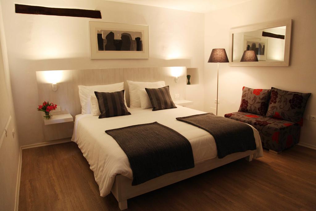 Boutique Hotel Dvor Dobrovo Pokoj fotografie